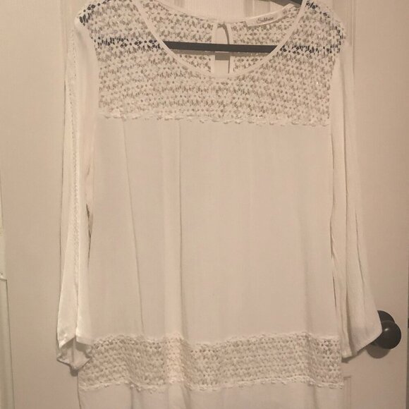 Solitaire Tops - Solitaire cream long sleeve scoop neck button back blouse size 1X